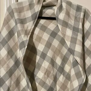 Charlie Paige Plaid Scarf in Gray and Cream